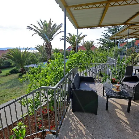 Σπίτι διακοπών In With Adriatic Views *