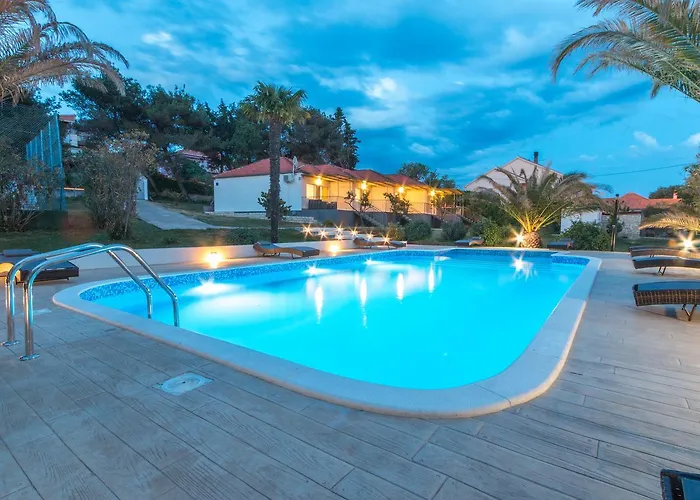 בית נופש In With Adriatic Views