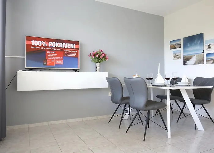 Vikendica In With Adriatic Views *