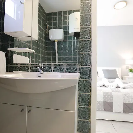 In With Adriatic Views Tatil Evi *