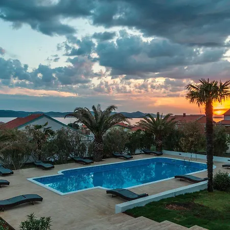 In With Adriatic Views Tatil Evi *