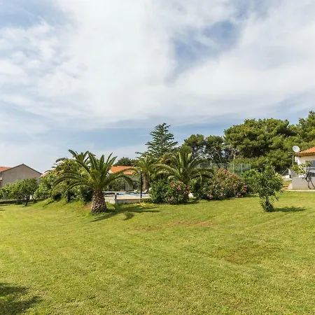 In With Adriatic Views Dom wakacyjny